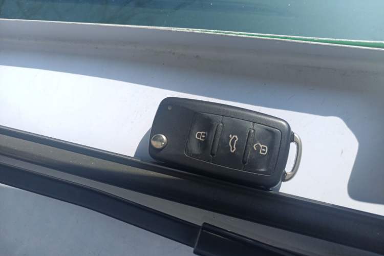 Used Volkswagen Tiguan 2015 1.8TSI Automatic Two-Wheel Drive Luxury Model Vehicle Key