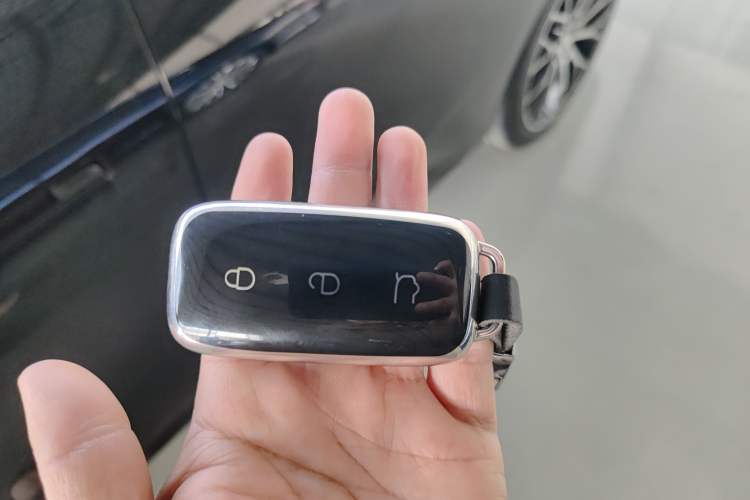 Used Geely Galaxy E8 2025 620 km All-Wheel Drive Starship LiDAR-Enabled Intelligent Driving Version
