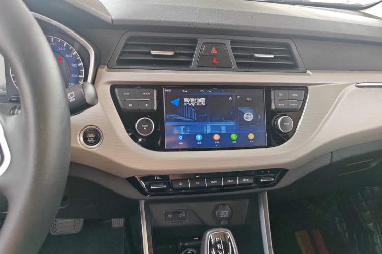 Used Geely Auto Vision X3 2019 Upgraded Model 1.5L CVT Prestige Version Audio And AC Panel