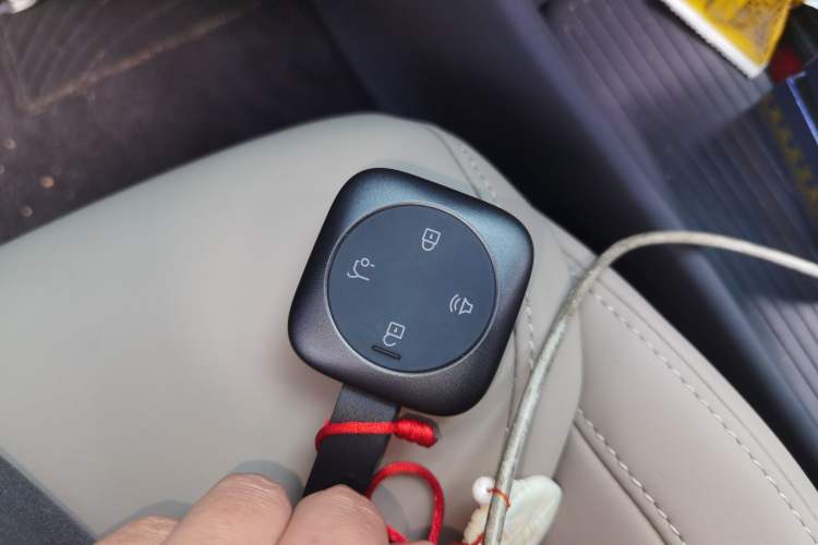 Used Volvo Volvo XC70 Plug-in Hybrid 2026 Model Two-Wheel Drive Long-Range Core
