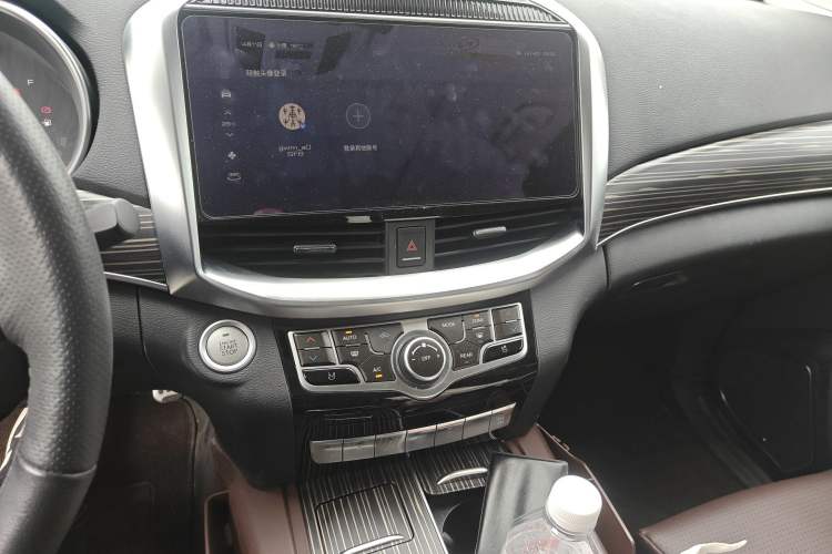 Used Haval H9 2020 2.0T Gasoline 4WD Premium Edition 5 Seats Audio And AC Panel