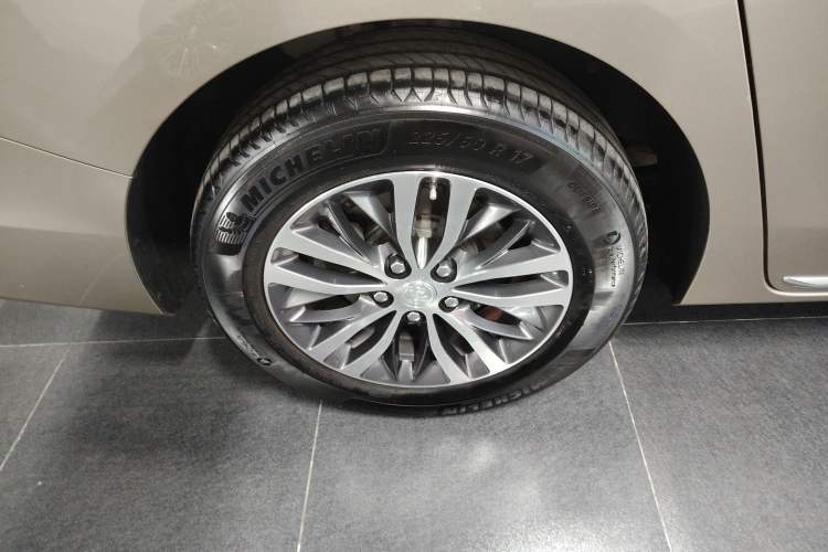 Used Buick GL8 2023 ES Lu Zun Deluxe Model
