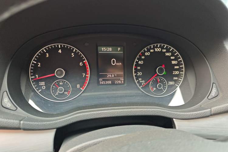 Used Volkswagen Passat 2015 1.8TSI DSG Prestige Edition Instrument Cluster