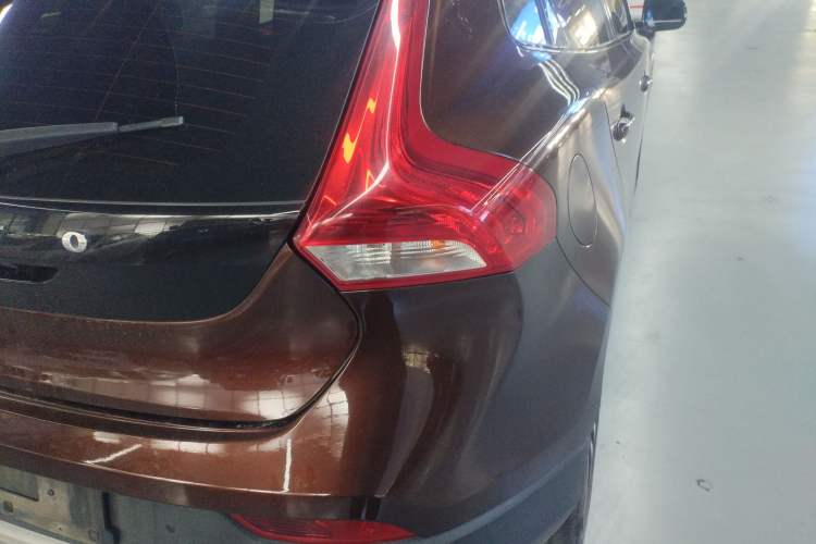 Used Volvo V40 2017 Cross Country T3 Zhiya Edition Exterior 3