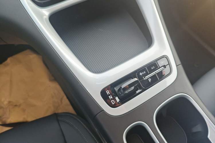 Used Geely Galaxy Geome 2026 Model 410km Carefree Edition Gear Lever