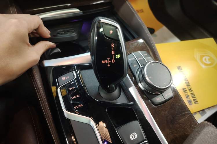 Used BMW 5 Series 2020 525Li Luxury Package