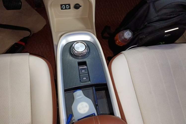 Used ORA Good Cat 2023 401 km Standard Range Comfort Version Lithium Iron Phosphate