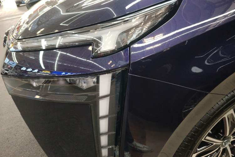 Used GAC Trumpchi E8 2024 Honor Series 2.0L Honor Edition Left Front Headlight