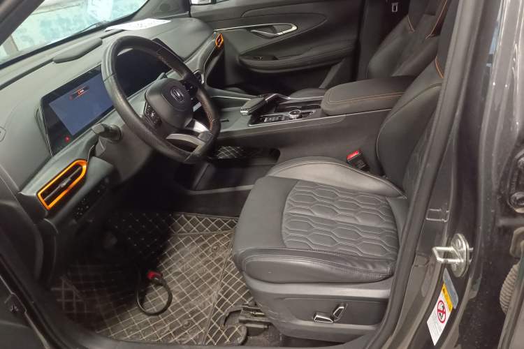 Used Changan UNI-T 2022 1.5T Prestige Version
