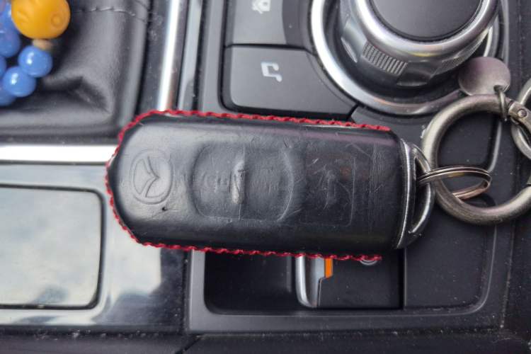 Used Mazda 3 Axela 2017 Sedan 1.5L Automatic Luxury Model Emission Standard China V
