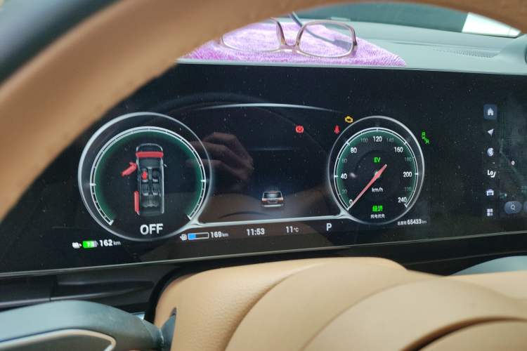 Used VOYAH Dream 2024 PHEV Extended-Range Premium Edition Instrument Cluster