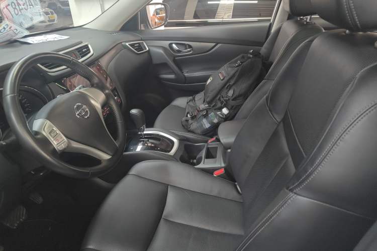 Used Nissan X-Trail 2015 2.0L CVT Comfort MAX Edition 2WD
