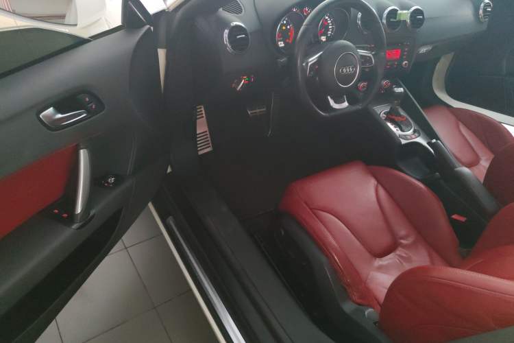 Used Audi TT 2011 TT Roadster 2.0TFSI

