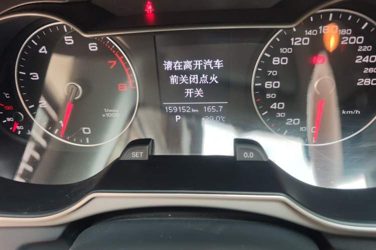 Used Audi A4L 2016 35 TFSI Collection Edition S line Comfort Model Odometer Close Up