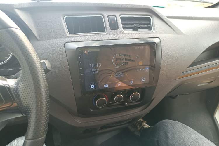 Used Dongfeng Yufeng EM26 2023 Standard Edition 41.472 kWh Henan Lithium Power Audio And AC Panel