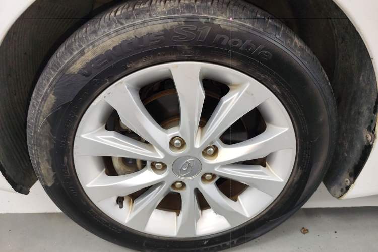 Used Hyundai Elantra (5th Generation / Langdong) 2016 1.6L Automatic Prestige Model