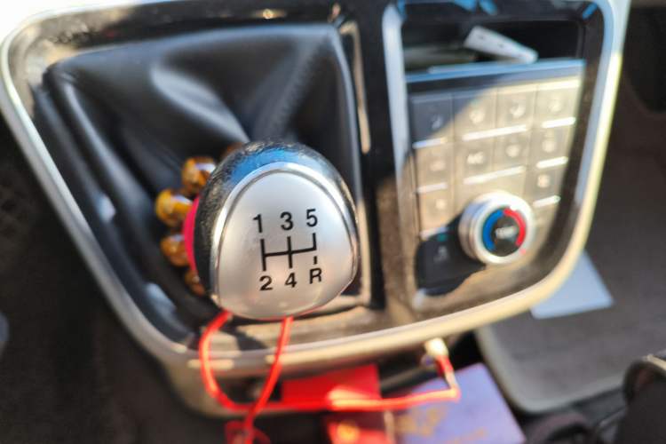 Used JAC Refine M4 2016 2.0L Manual Luxury Version