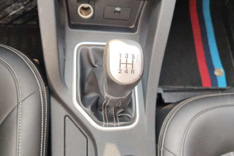 Used Bestune X40 2017 1.6L Manual Luxury Edition Gear Lever