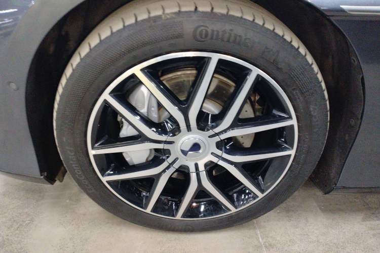 Used Denza Z9 2024 1100 km Four-Wheel Drive Max Version