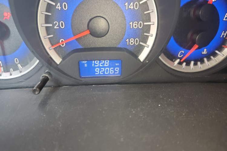 Used Suzuki Wagon R X5 2013 Cruise Edition 1.4L VVT Standard Model Odometer Close Up