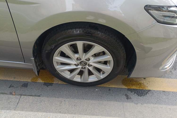 Used Toyota Camry 2021 2.0G Luxury Edition
