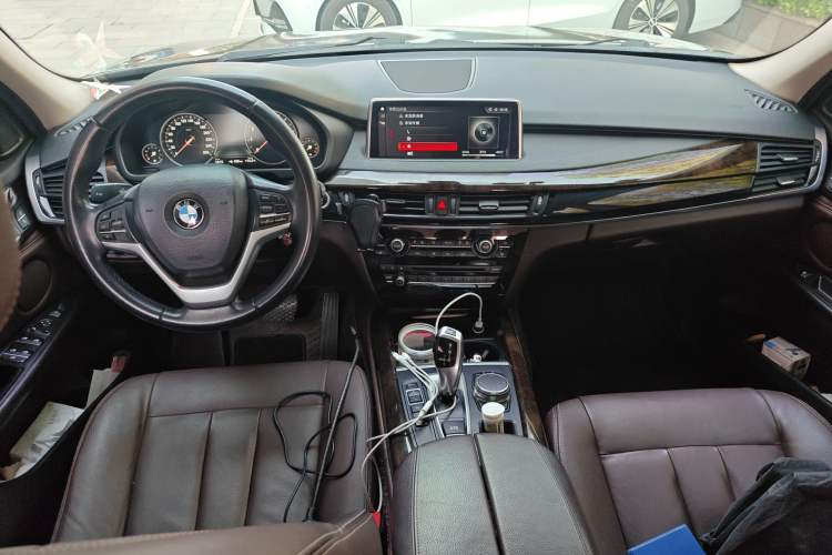 Used BMW X5 2018 xDrive28i Center Console