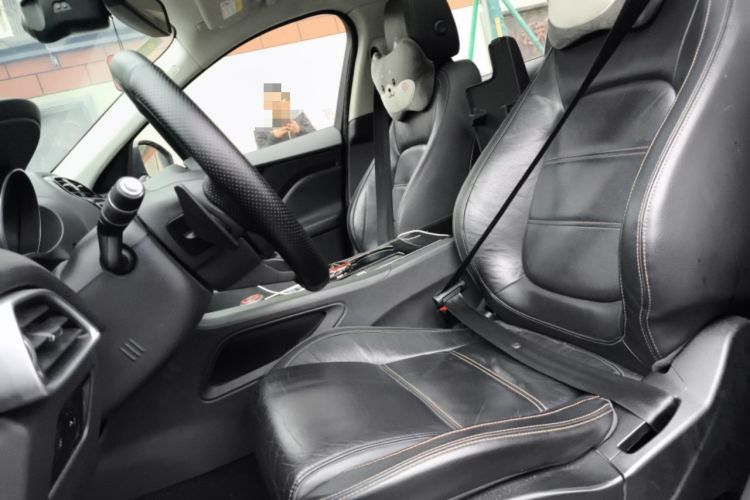 Used Jaguar F-PACE 2016 2.0T Two-Wheel Drive Urban Luxury Edition Left Front Seat