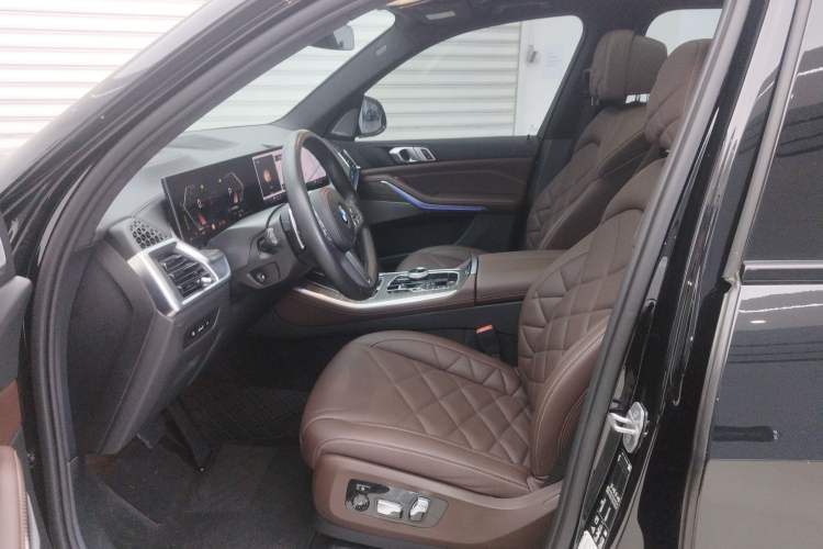 Used BMW X5 2023 xDrive 40Li M Sport Night Edition Package