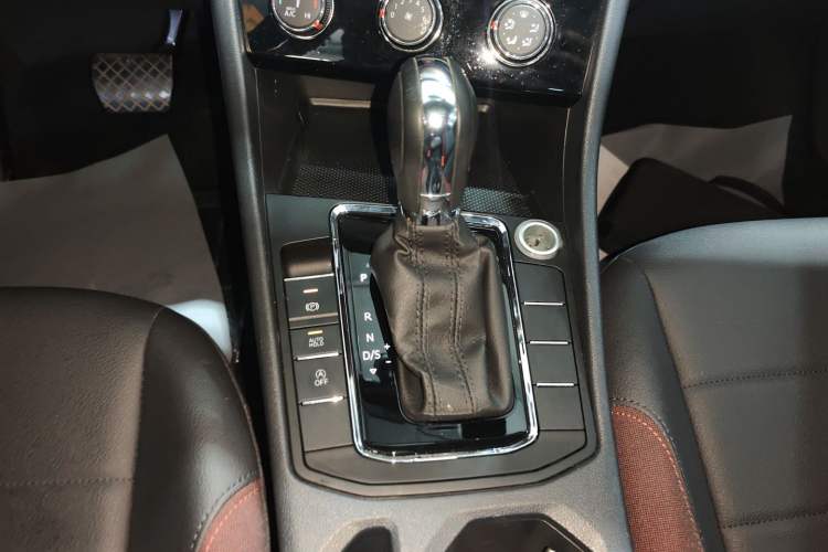 Used Volkswagen Bora 2019 Revised Version 1.5L Automatic Comfort Edition China VI Standard
