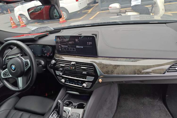 Used BMW 6 Series GT 2021 Restyled 630i M Sport Package Center Console