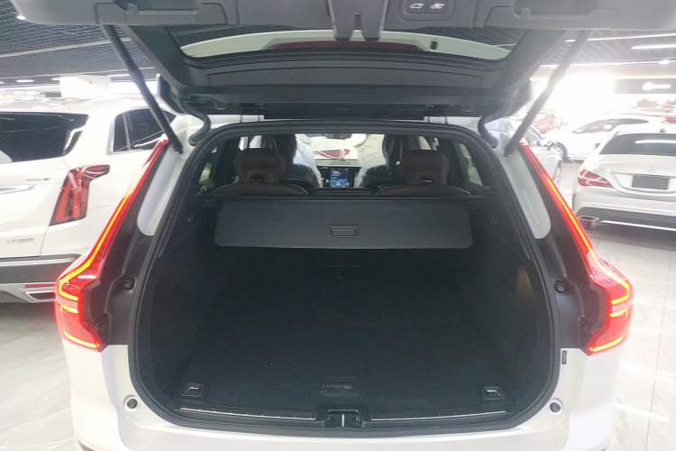 Used Volvo XC60 2022 B5 4x4 Smart Luxury Edition