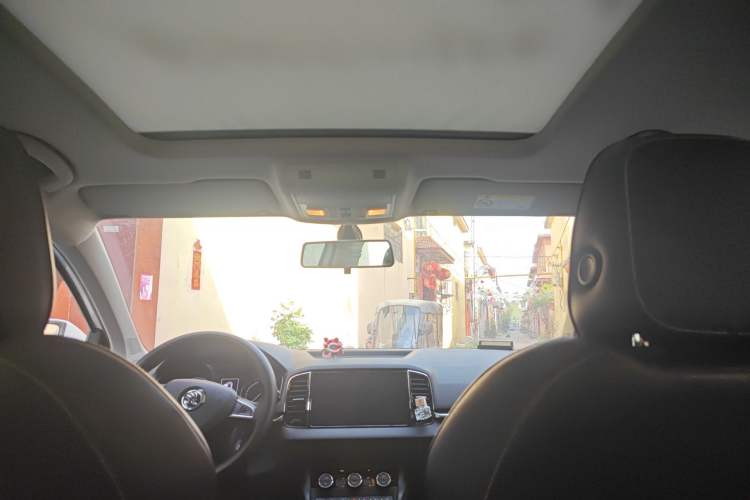 Used Skoda Karoq 2019 TSI280 Smart Drive Deluxe Edition China VI Standard Headliner