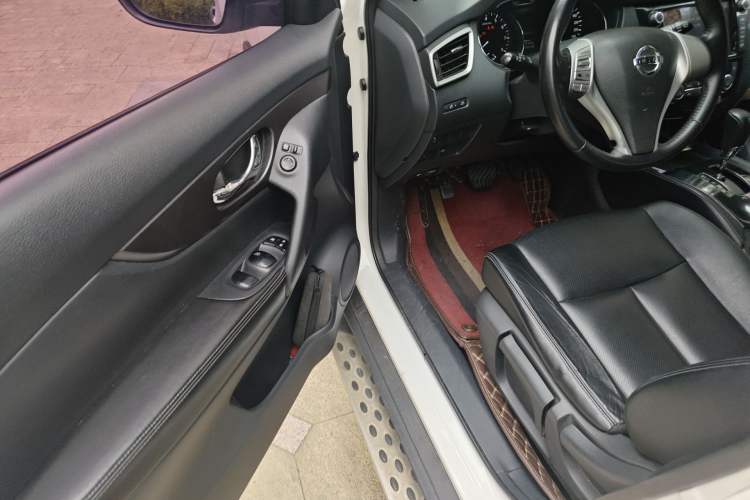 Used Nissan X-Trail 2015 2.0L CVT Comfort MAX Edition 2WD