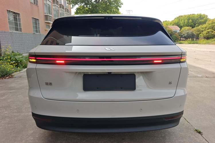 Used Li Auto i6 2025 Model Two-Wheel-Drive Standard Type Rear