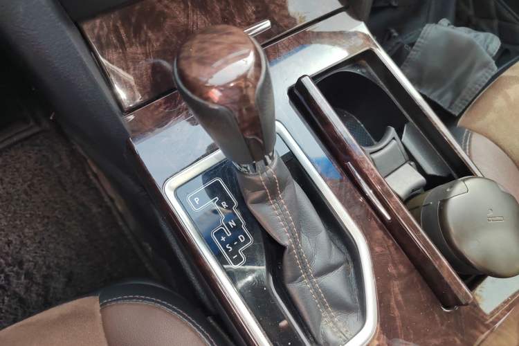 Used Toyota Camry 2016 2.5G 10th Anniversary Deluxe Navigation Edition