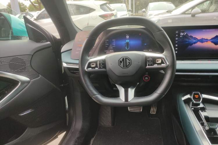 Used MG 7 2023 2.0T Automatic Trophy+ Ignition Glory Edition
