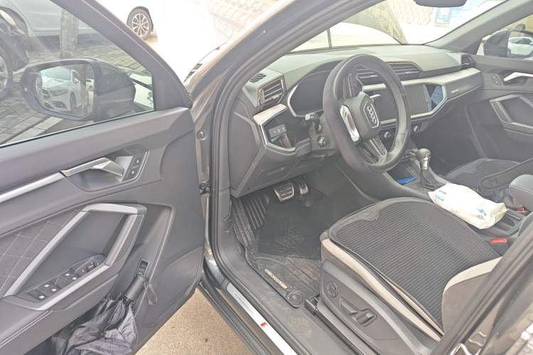 Used Audi Q3 2024 40 TFSI Fashion Dynamic Model