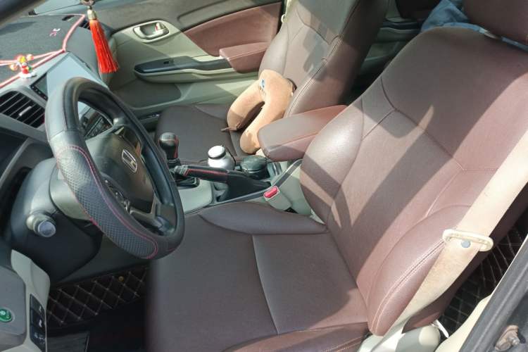 Used Honda Civic 2012 1.8L manual Comfort version
