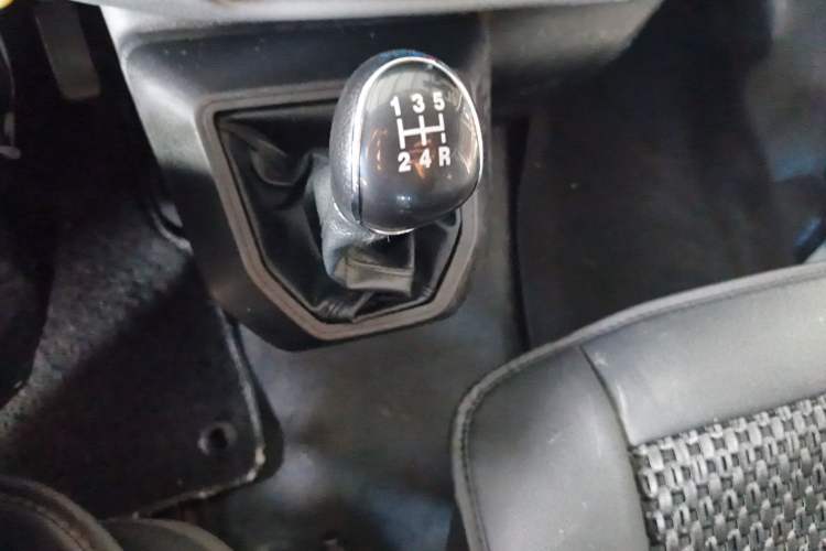 Used JMC Transit 2017 2.8T Commercial Version Short Wheelbase Mid-Roof 6/7/8-Seater JX493