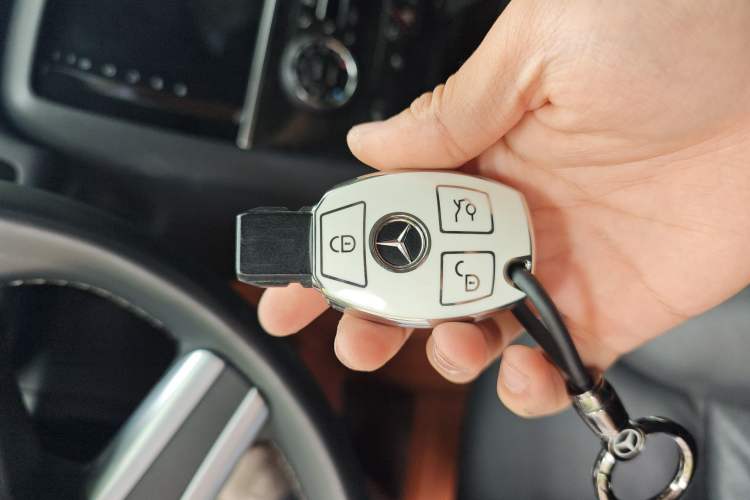 Used Mercedes-Benz R-Class 2017 R 320 4MATIC Business Edition Prestige Model