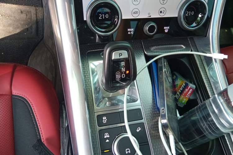 Used Land Rover Range Sport 2022 3.0 L6 YAO Black Edition Gear Lever