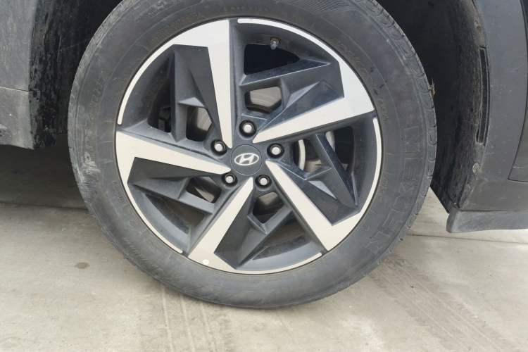 Used Hyundai ix35 2021 2.0L Automatic 2WD GLS Leading Edition Right Front Wheel Hub