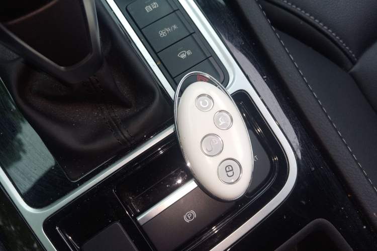 Used BYD Song MAX 2019 1.5T Automatic Smart Connect ZhiLian RuiDong Model 7 Seats China V Emission Standard Vehicle Key