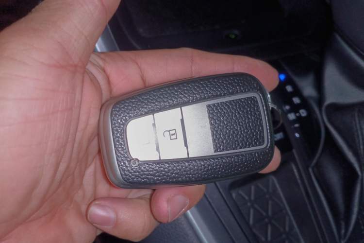 Used Toyota RAV4 2023 2.0L CVT Two-Wheel Drive Fashion Plus Edition
