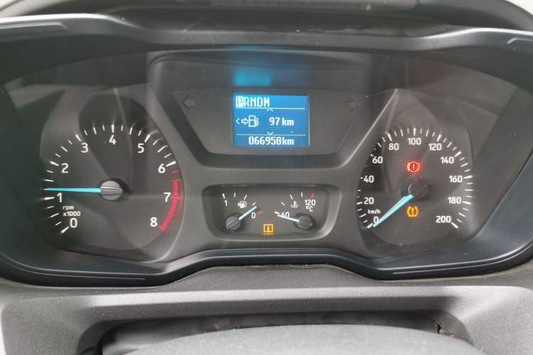 Used Ford Transit 2019 2.0T Gasoline Automatic Multi-Function Commercial Vehicle Short Wheelbase Low Roof 6-Seater China VI Standard