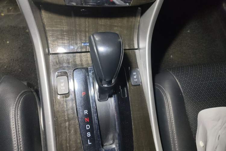 Used Honda Accord 2014 2.4L EX Luxury Edition Gear Lever