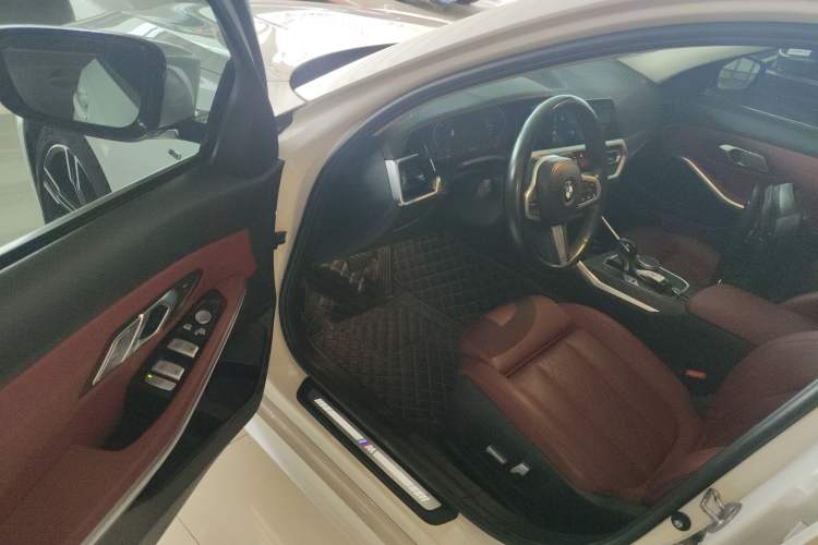 Used BMW 3 Series 2022 325i M Sport Package Driver Seat