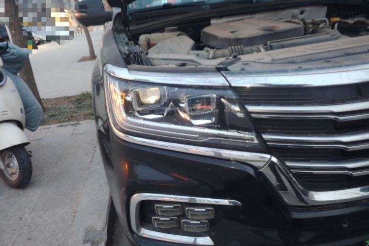 Used Roewe RX8 2018 30T Smart Connectivity Two-Wheel Drive Flagship Edition