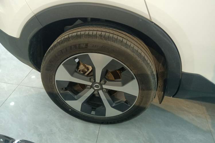 Used Volvo XC40 2024 B4 4x4 Smart Luxury Edition Exterior 5