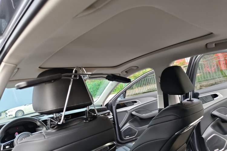 Used Hongqi H5 2023 2.0T Automatic Smart Connect Flagship Edition Headliner